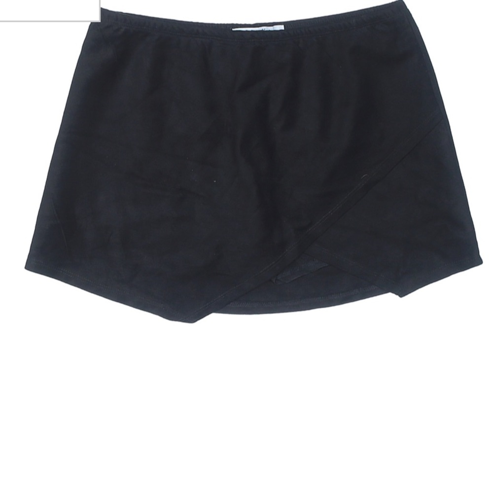 Black Skort